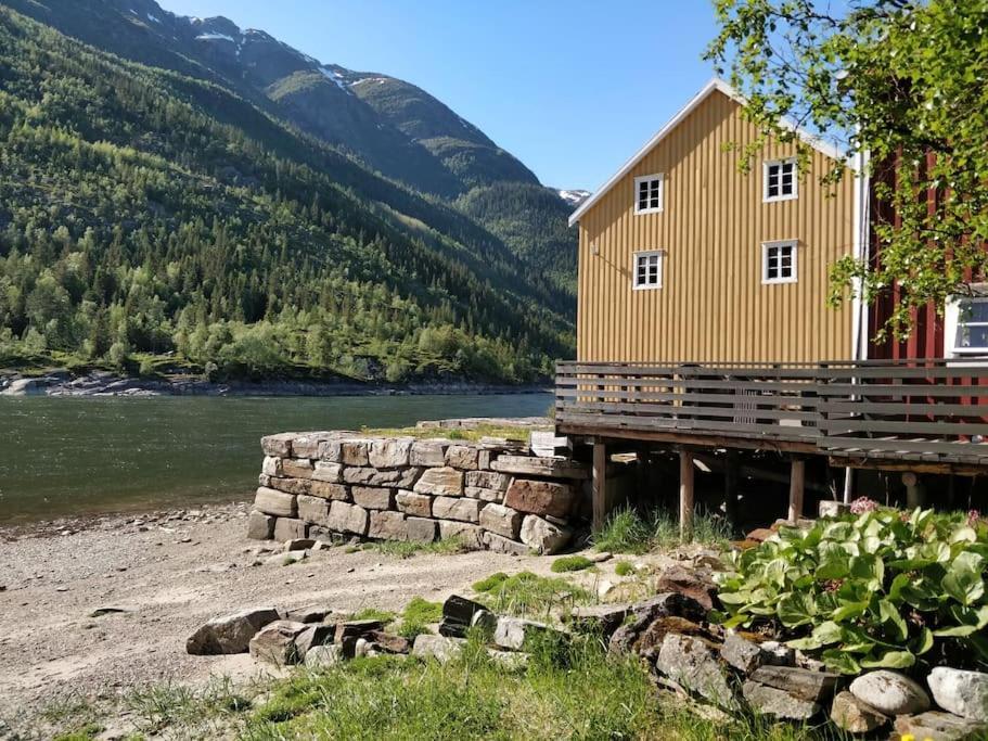 Sjogata Riverside Rental And Salmon Fishing Mosjoen Exterior photo